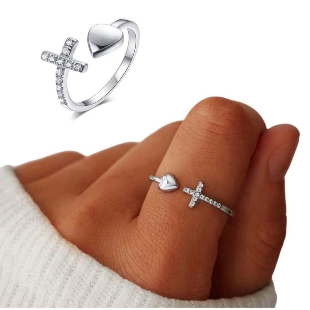 The Cross Heart adjustable ring in 925